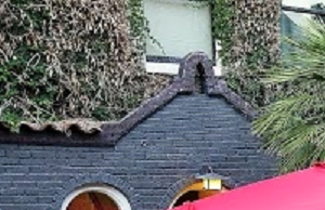 4417 Swiss - LANDMARK courtyard 4